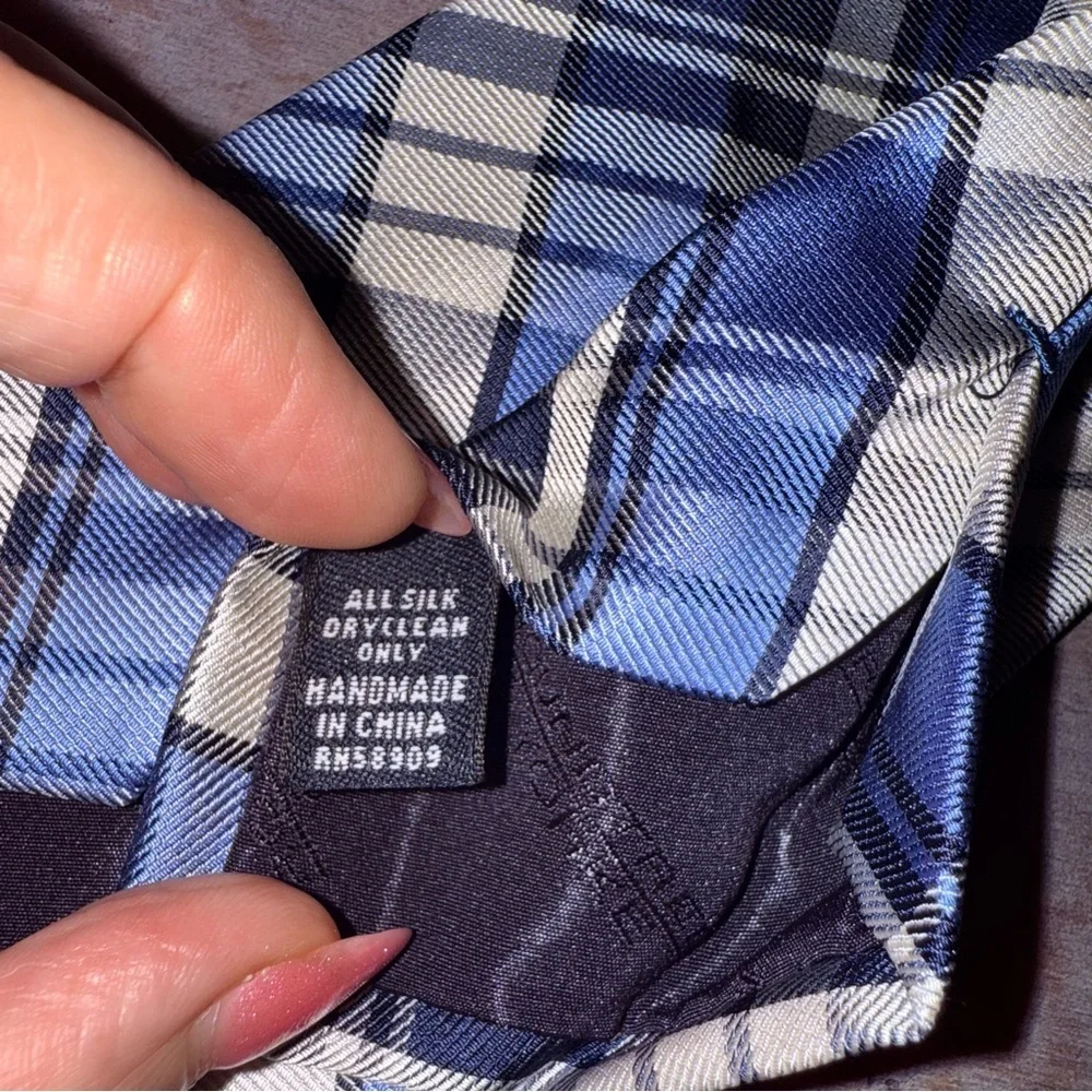 Roundtree & Yorke stylish plaid